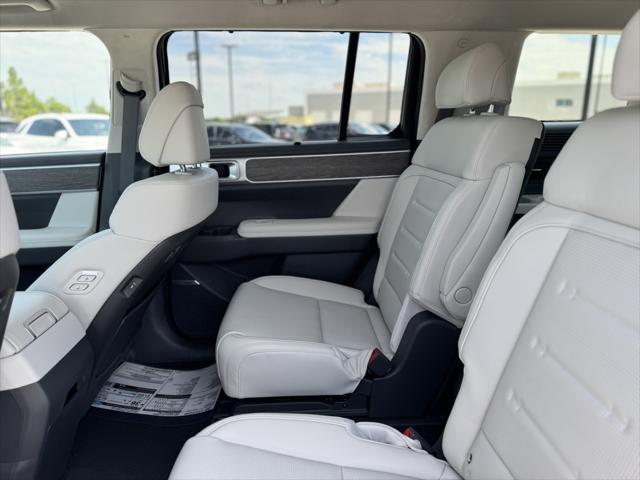new 2025 Hyundai SANTA FE HEV car, priced at $41,569