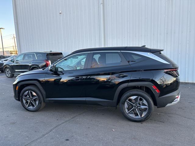 new 2025 Hyundai Tucson Hybrid car, priced at $33,813