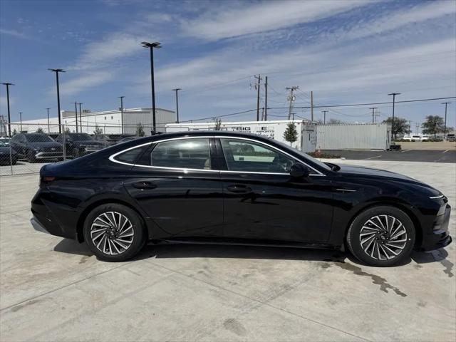 new 2025 Hyundai Sonata Hybrid car, priced at $44,580