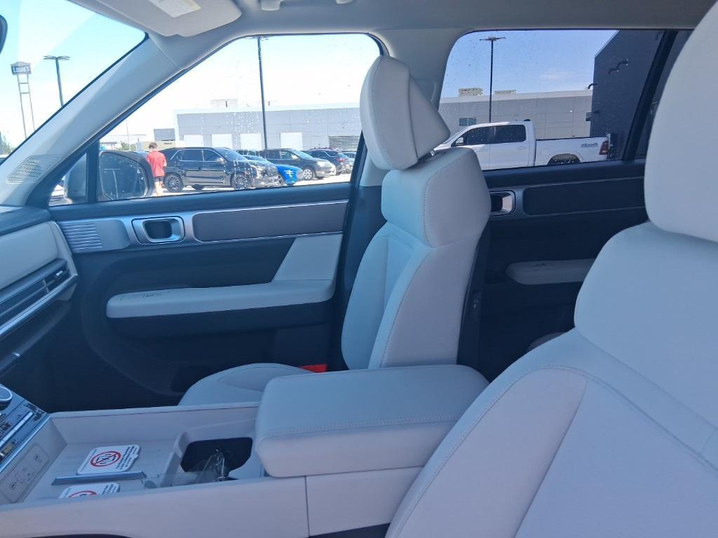 new 2025 Hyundai Santa Fe car, priced at $33,156