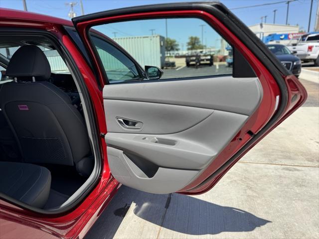 new 2025 Hyundai Elantra car, priced at $25,978