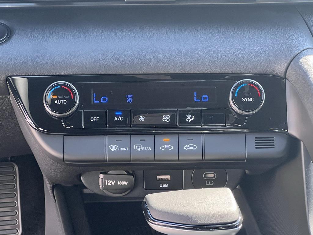 new 2025 Hyundai Elantra car, priced at $19,234