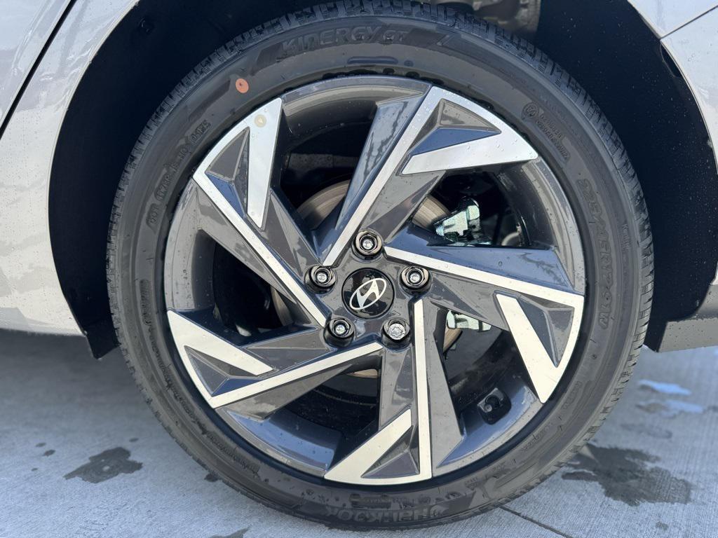 new 2025 Hyundai Elantra car, priced at $24,876