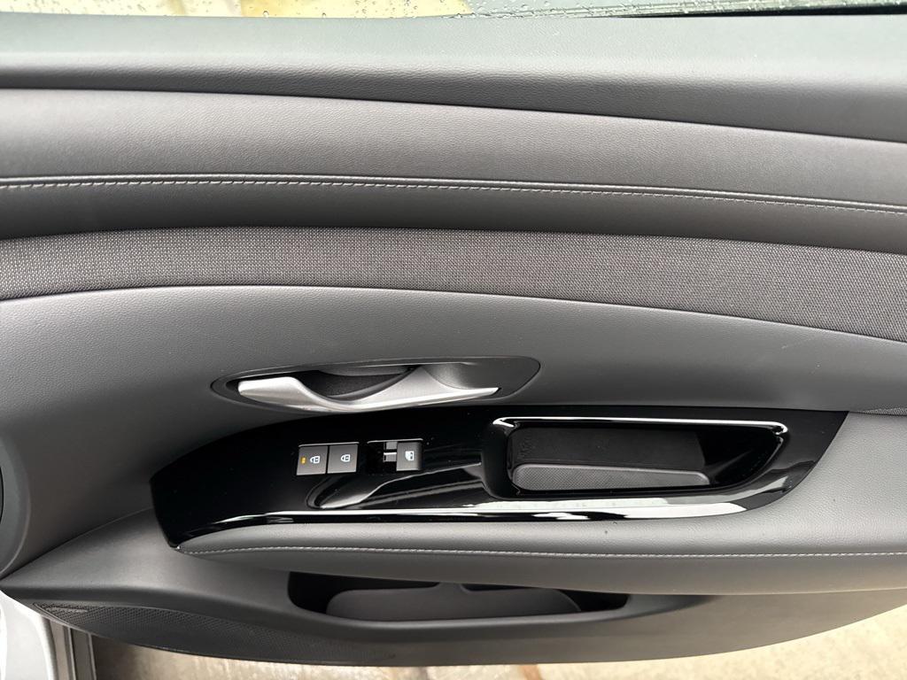 new 2026 Hyundai TUCSON Hybrid car, priced at $40,509