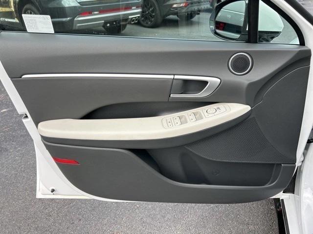 new 2025 Hyundai Sonata car, priced at $27,958