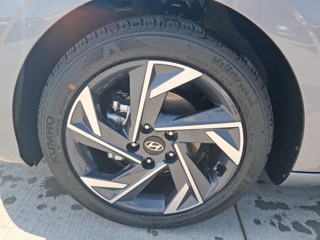 new 2025 Hyundai Elantra car, priced at $18,636