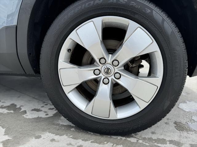 used 2021 Volvo XC40 car, priced at $20,787