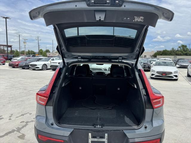 used 2021 Volvo XC40 car, priced at $20,787