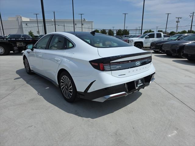 new 2025 Hyundai Sonata Hybrid car, priced at $33,631