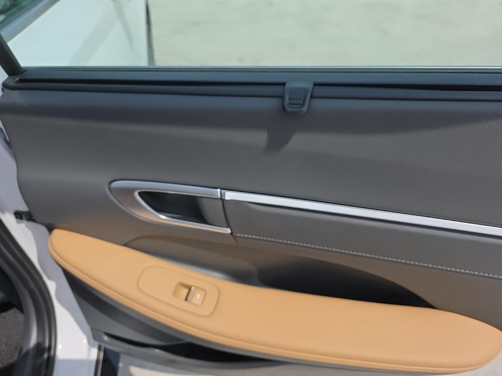 new 2025 Hyundai Sonata Hybrid car, priced at $35,131