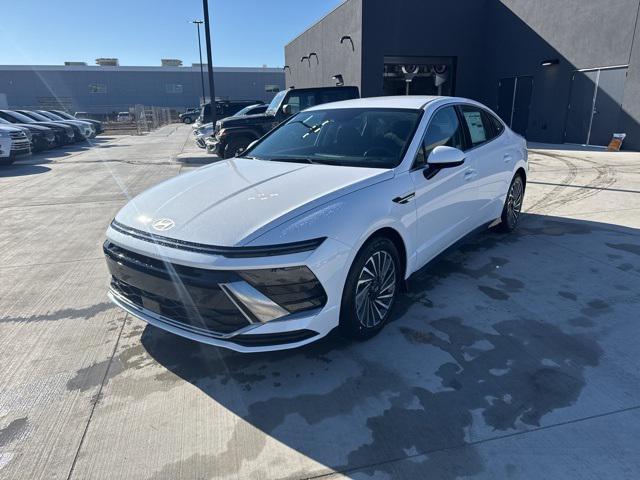 new 2025 Hyundai Sonata Hybrid car, priced at $33,190