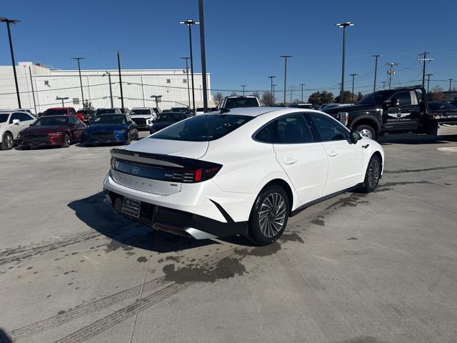 new 2025 Hyundai Sonata Hybrid car, priced at $33,190