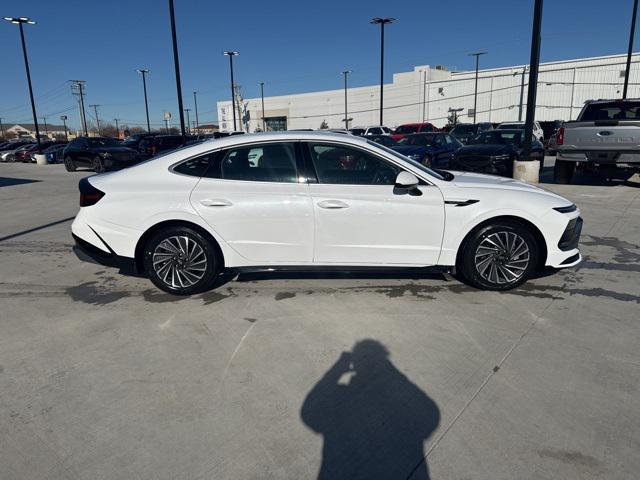 new 2025 Hyundai Sonata Hybrid car, priced at $33,190