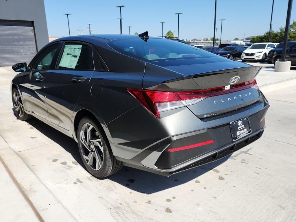 new 2025 Hyundai Elantra car, priced at $19,211