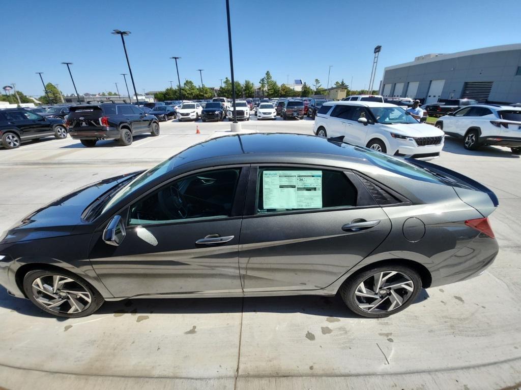 new 2025 Hyundai Elantra car, priced at $19,211