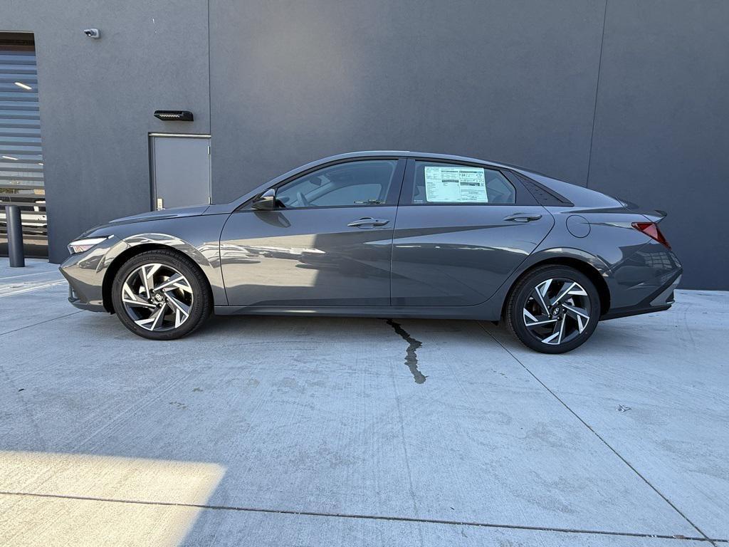 new 2025 Hyundai Elantra car, priced at $22,961