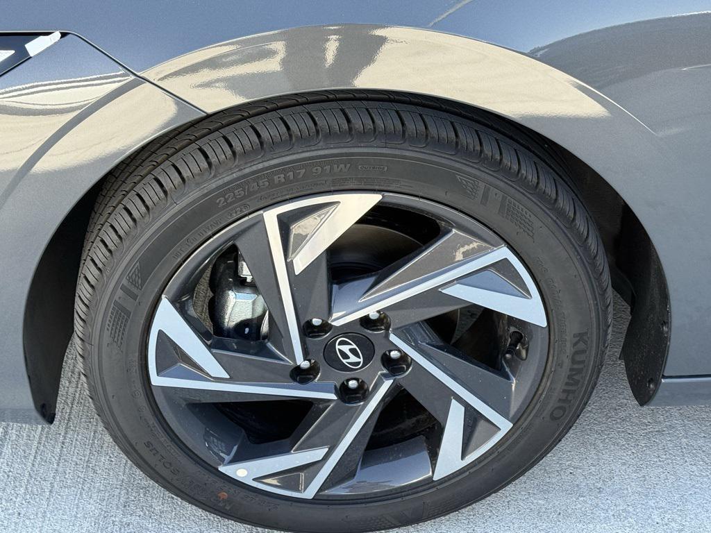 new 2025 Hyundai Elantra car, priced at $22,961