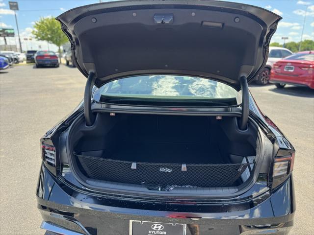 new 2025 Hyundai Sonata Hybrid car, priced at $26,847