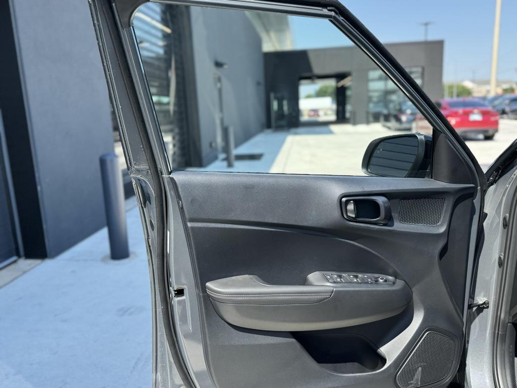 new 2025 Hyundai Venue car, priced at $22,816