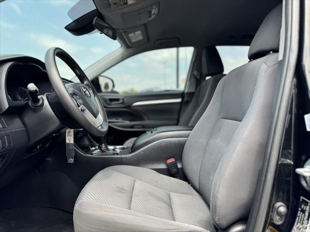 used 2019 Toyota Highlander car, priced at $22,988