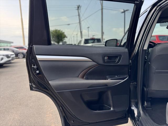 used 2019 Toyota Highlander car, priced at $22,988
