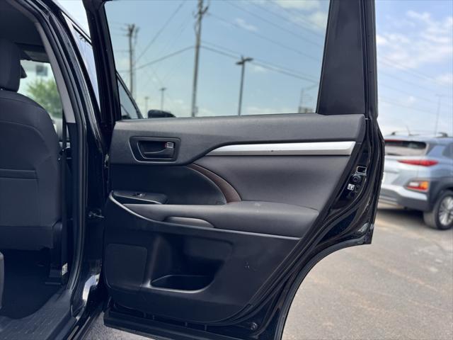 used 2019 Toyota Highlander car, priced at $22,988
