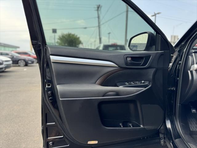 used 2019 Toyota Highlander car, priced at $22,988