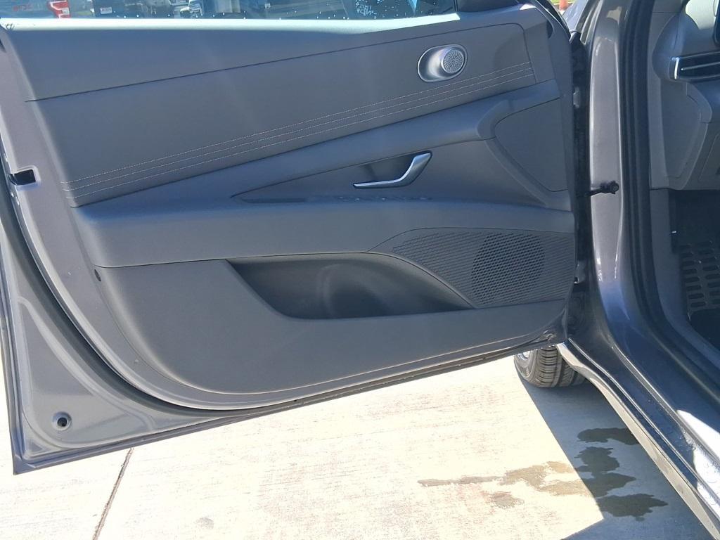 new 2025 Hyundai Elantra car, priced at $22,946