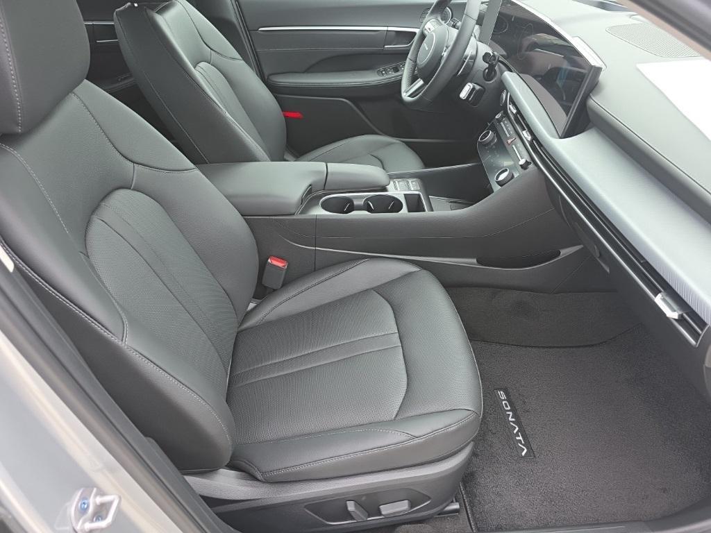 new 2025 Hyundai Sonata Hybrid car, priced at $34,649