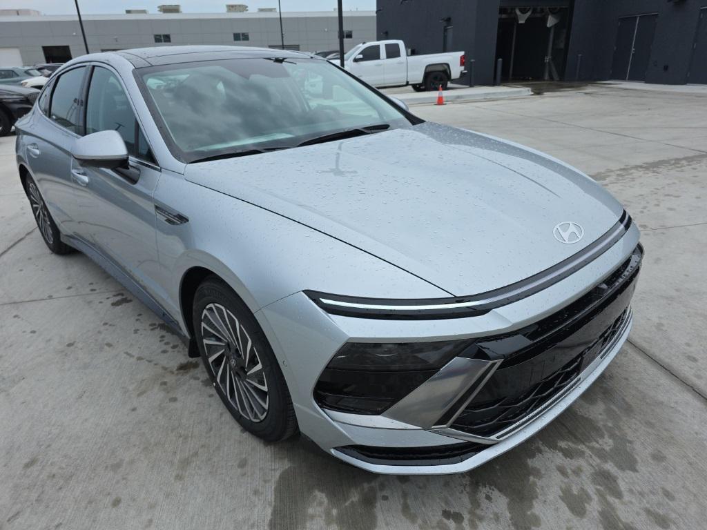 new 2025 Hyundai Sonata Hybrid car, priced at $34,649
