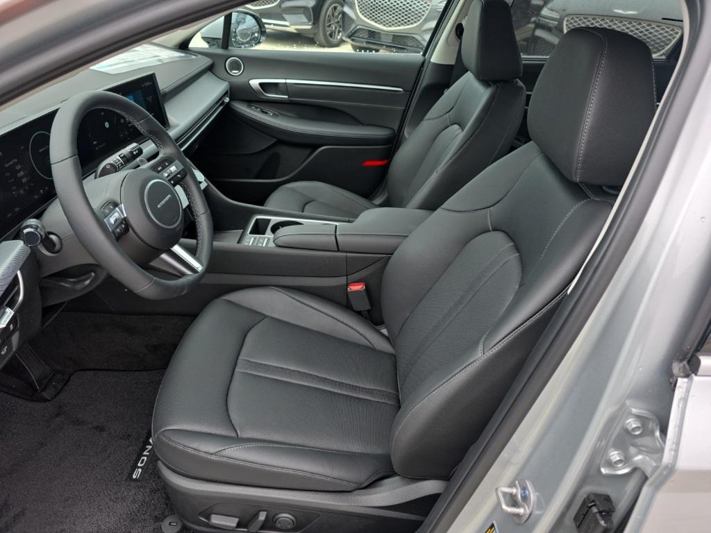 new 2025 Hyundai Sonata Hybrid car, priced at $34,649