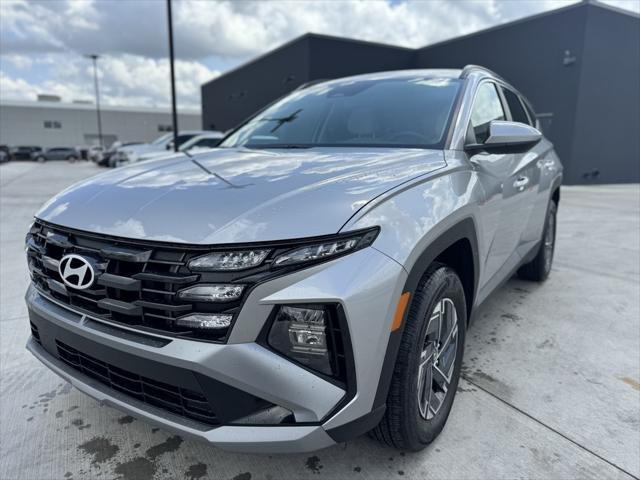new 2025 Hyundai TUCSON Hybrid car, priced at $32,048