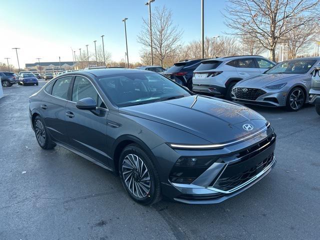 new 2025 Hyundai Sonata Hybrid car, priced at $31,708