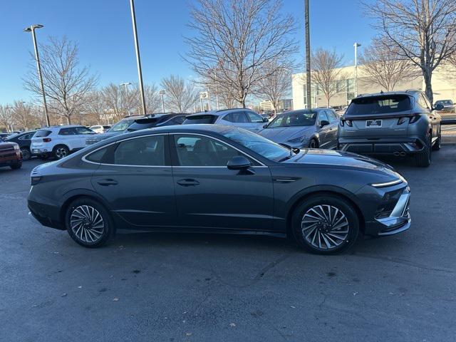 new 2025 Hyundai Sonata Hybrid car, priced at $31,708