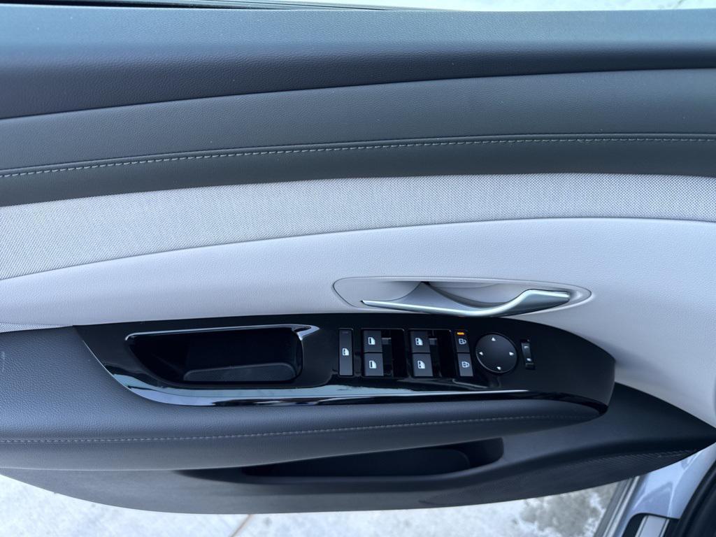 new 2026 Hyundai TUCSON Hybrid car, priced at $40,540