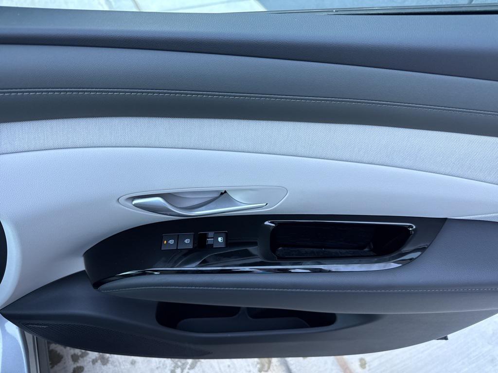 new 2026 Hyundai TUCSON Hybrid car, priced at $40,540