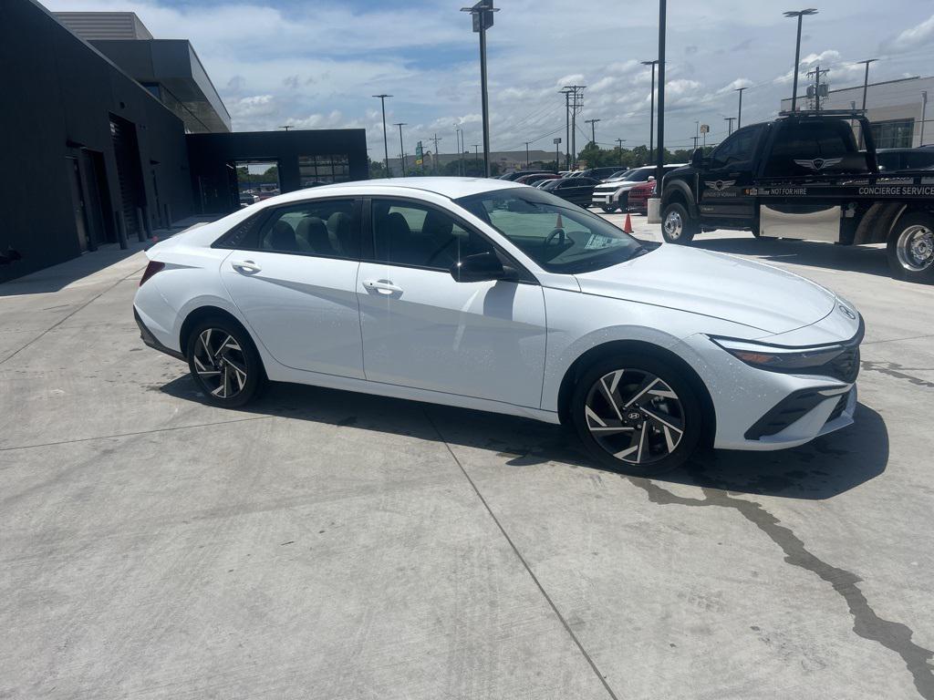 new 2025 Hyundai Elantra car, priced at $25,378