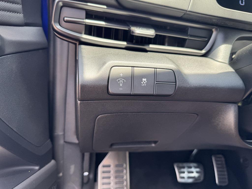 new 2025 Hyundai Elantra car, priced at $22,386