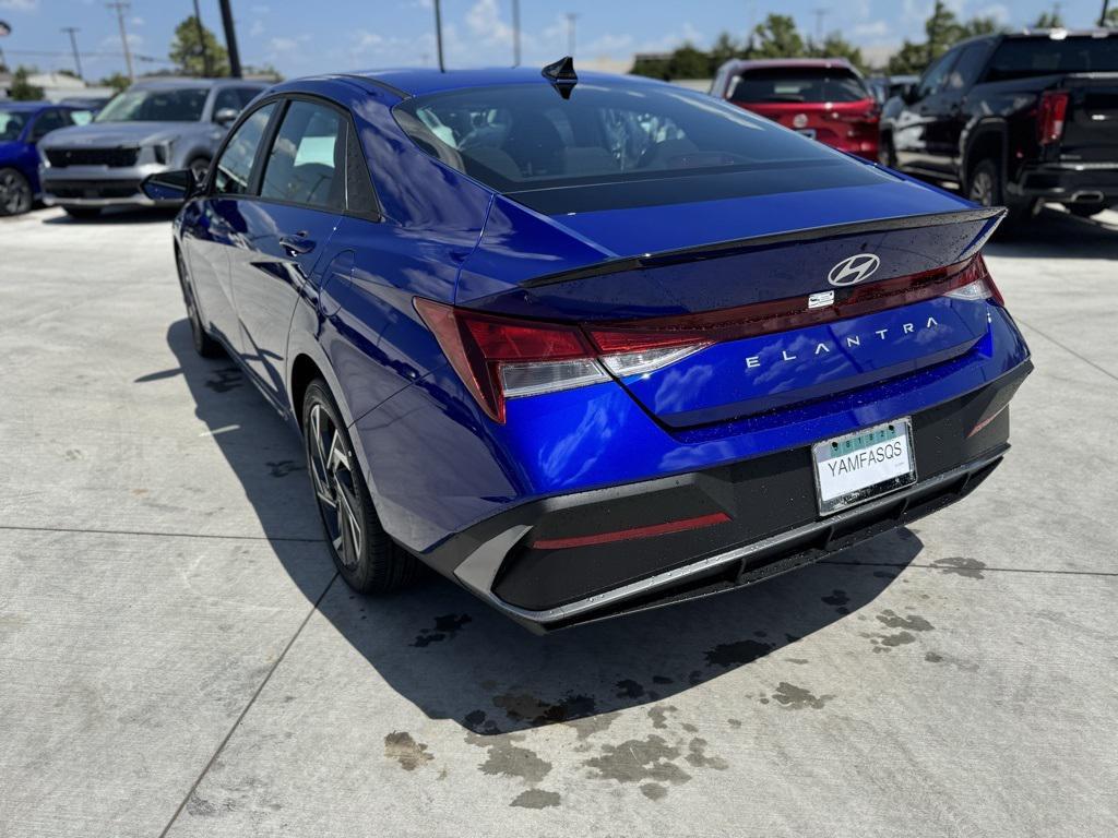 new 2025 Hyundai Elantra car, priced at $22,386