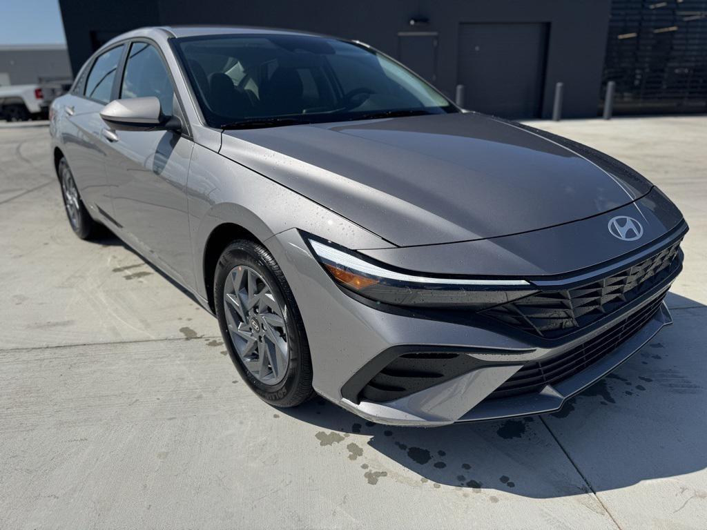 new 2025 Hyundai ELANTRA HEV car, priced at $22,876