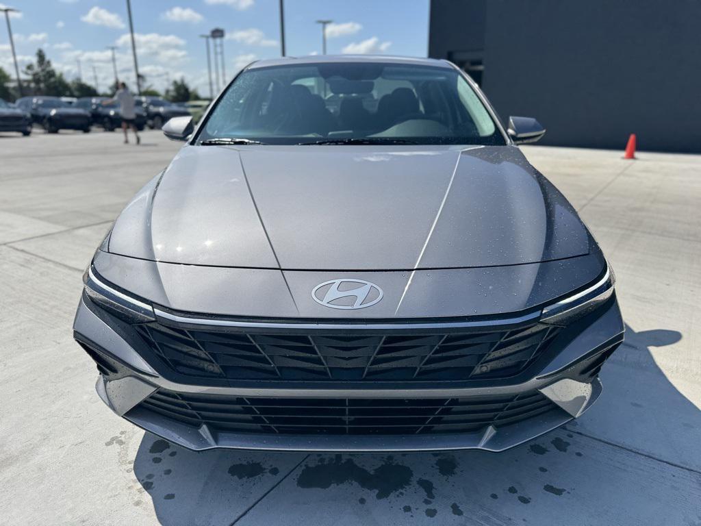 new 2025 Hyundai ELANTRA HEV car, priced at $22,876