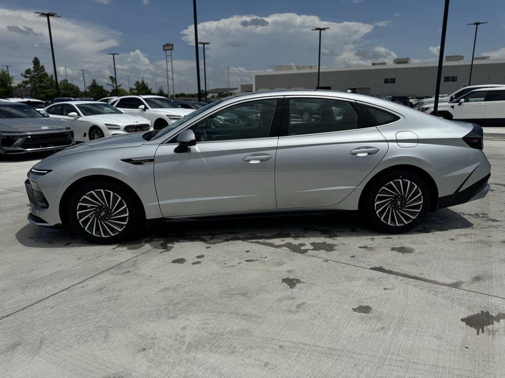 new 2025 Hyundai Sonata Hybrid car, priced at $34,649
