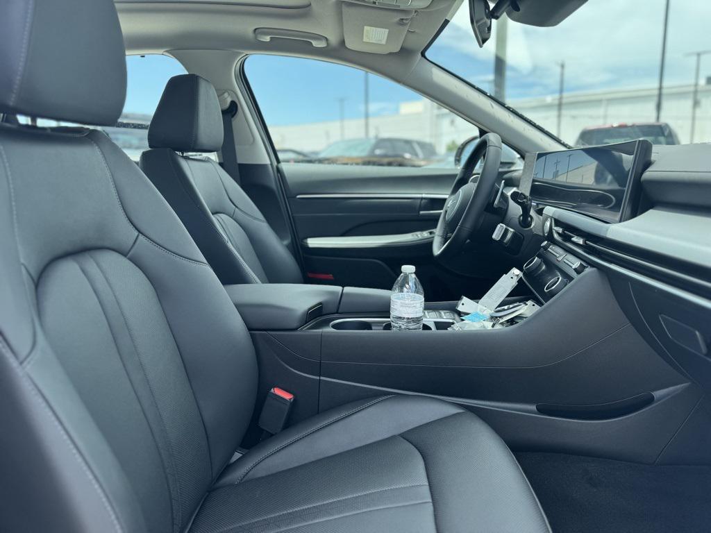 new 2025 Hyundai Sonata Hybrid car, priced at $34,649