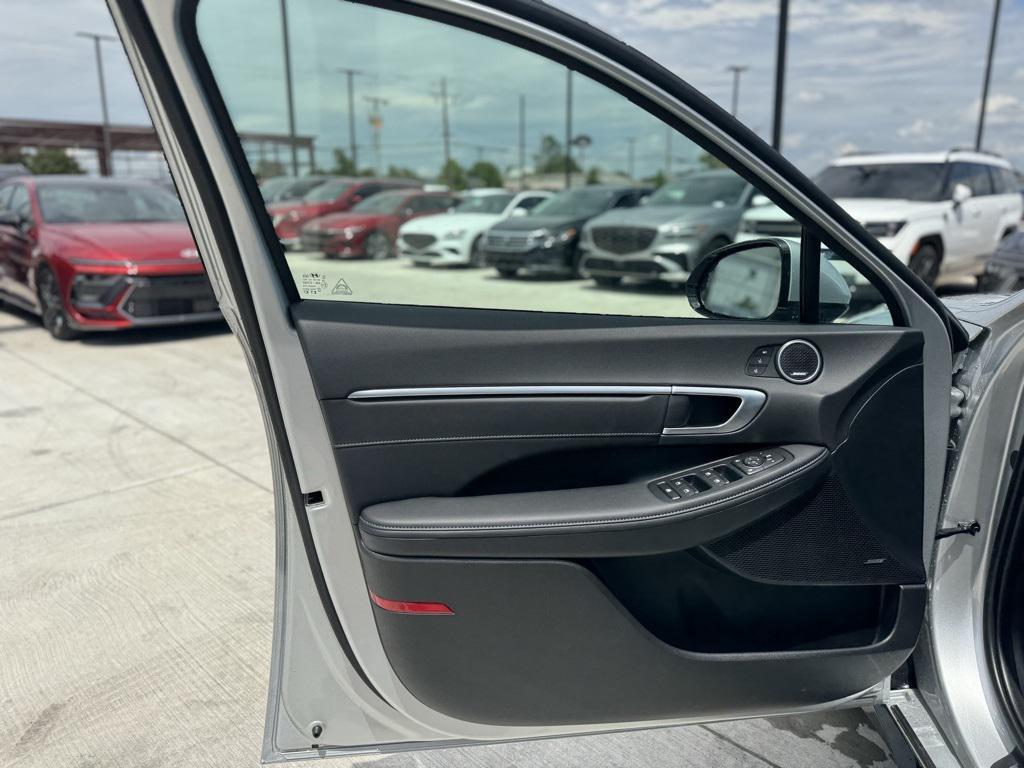 new 2025 Hyundai Sonata Hybrid car, priced at $34,649