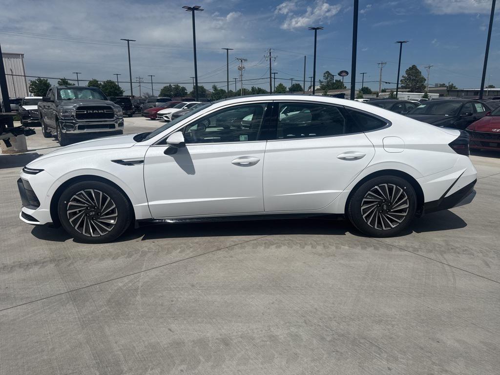 new 2025 Hyundai Sonata Hybrid car, priced at $35,131