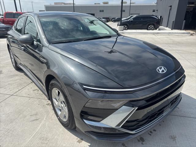 new 2025 Hyundai Sonata car, priced at $22,211