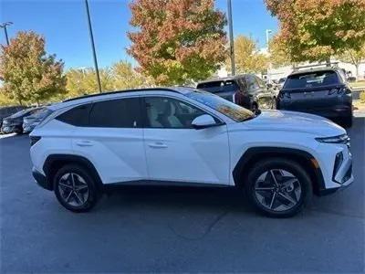 new 2025 Hyundai TUCSON Hybrid car, priced at $36,979