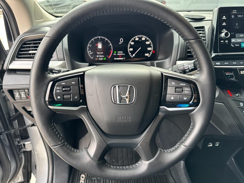 used 2025 Honda Odyssey car, priced at $37,993