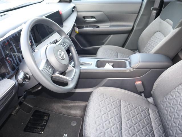new 2025 Nissan Kicks car, priced at $28,040