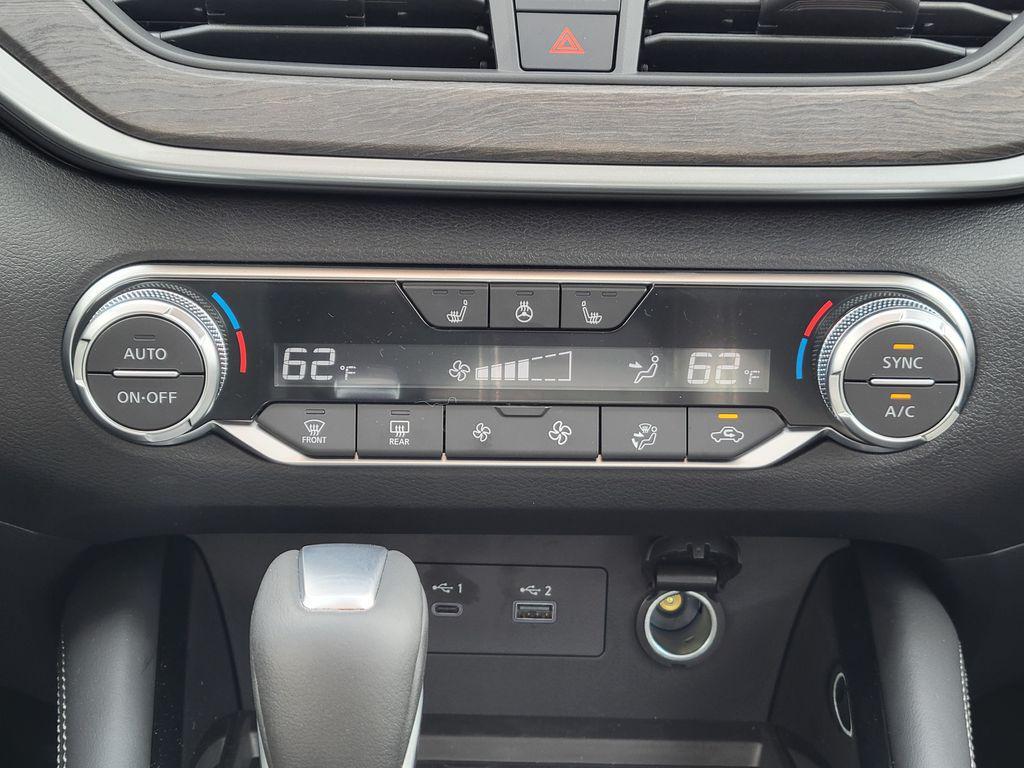 new 2025 Nissan Altima car, priced at $35,335